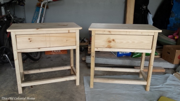 DIY farmhouse nightstands with drawer